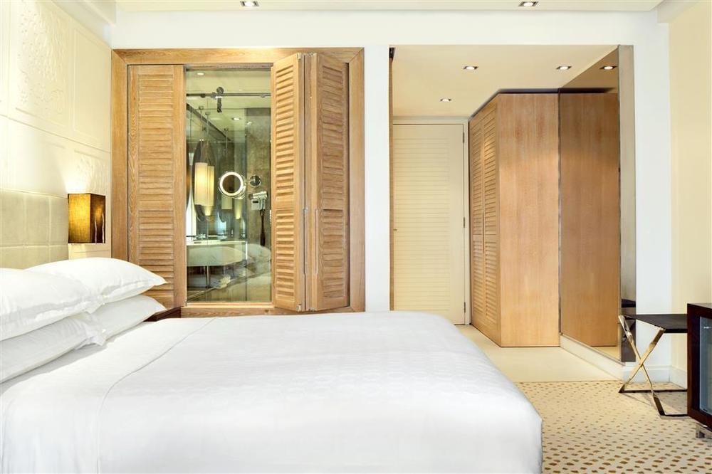 Sheraton Lagos Hotel Room photo